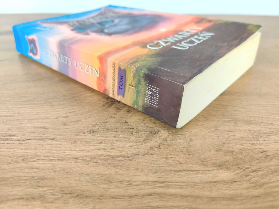 Czwarty uczeń / Erin Hunter