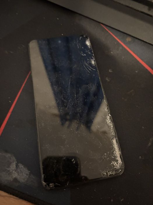 OPPO A79 5G - Liga mas ecrã preto (para arranjar ou peças)