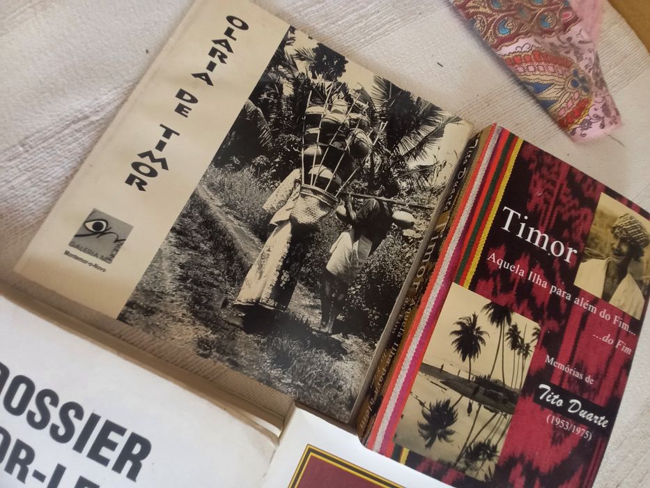 Conjunto de livros sobre Timor