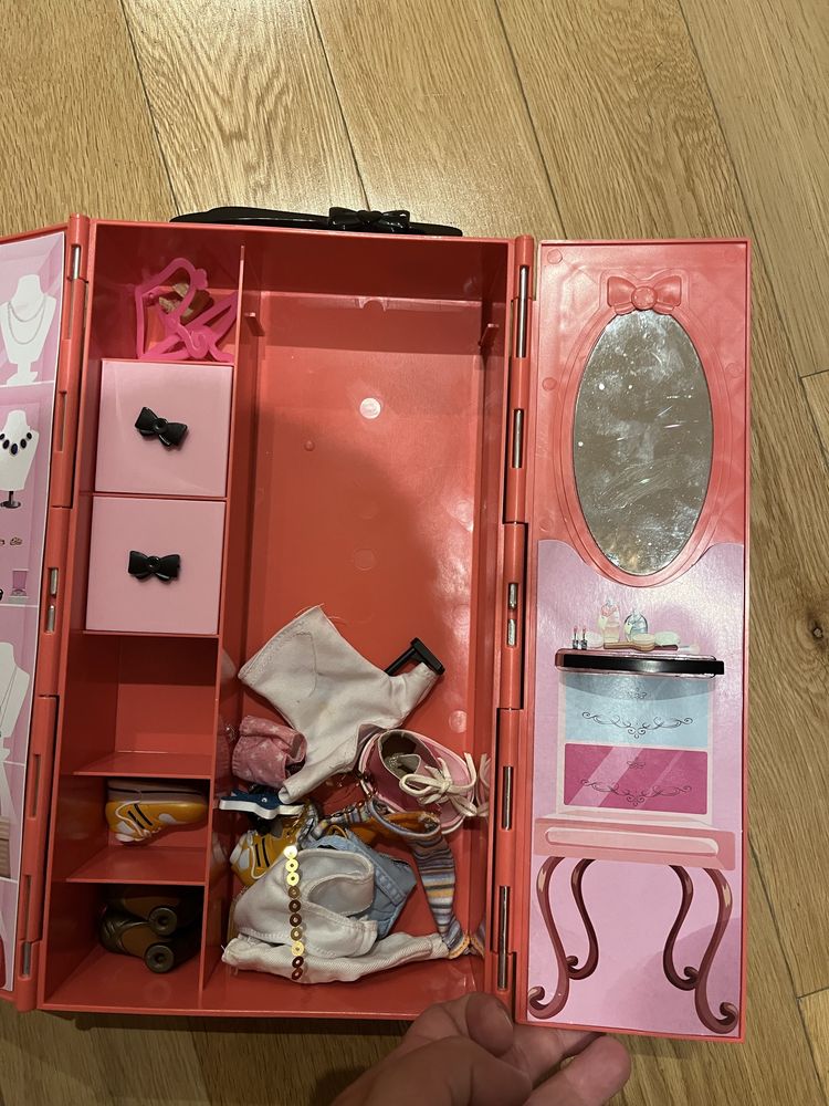 Mala de mão para roupas barbie