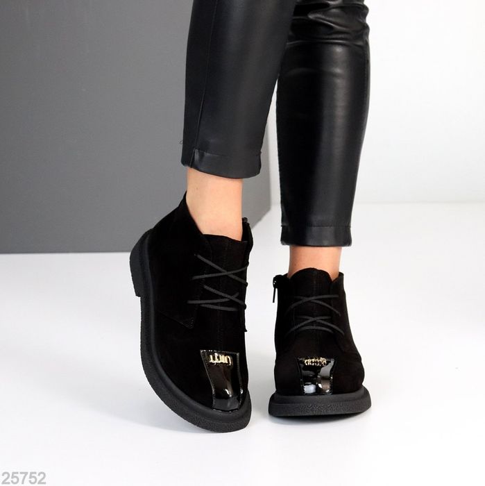 Жіночі шкіряні зимові черевики в кольорах