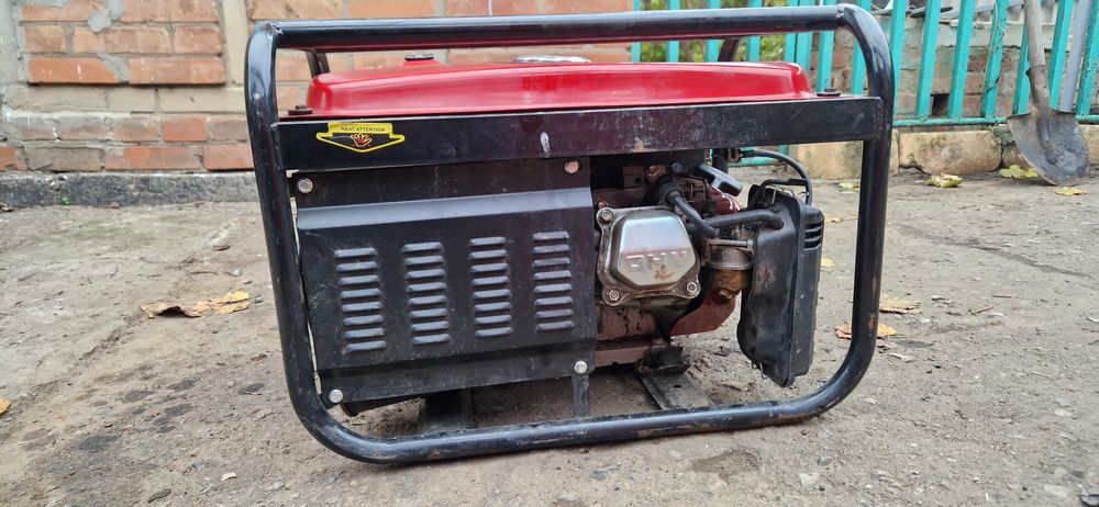 Продам бензиновый генератор