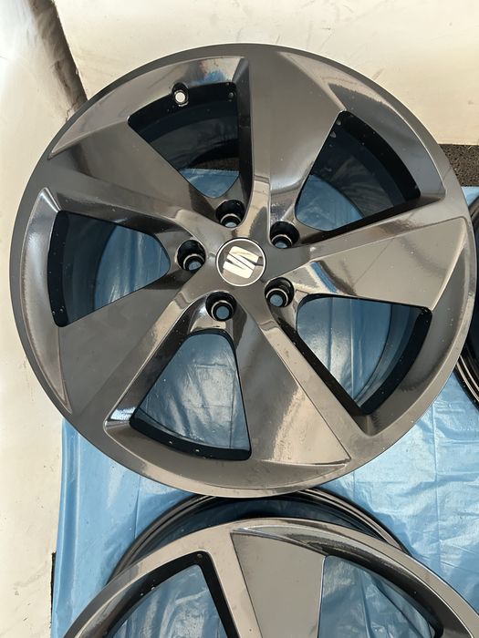 555 Felgi Aluminiowe Oryginał SEAT R 18 5x112 B. Ładne Czarne