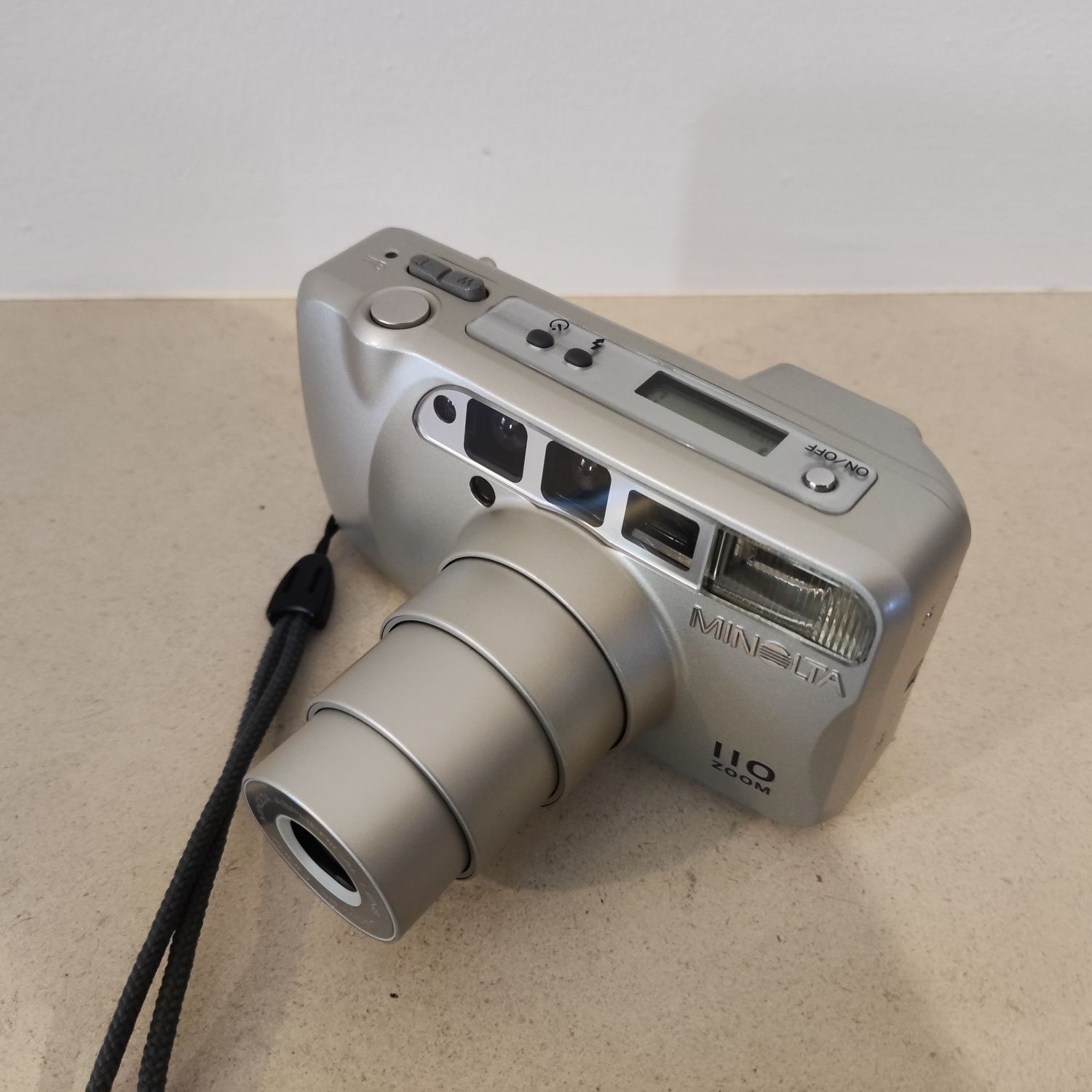 Minolta 110 Zoom - camera "point and shoot" 35 mm