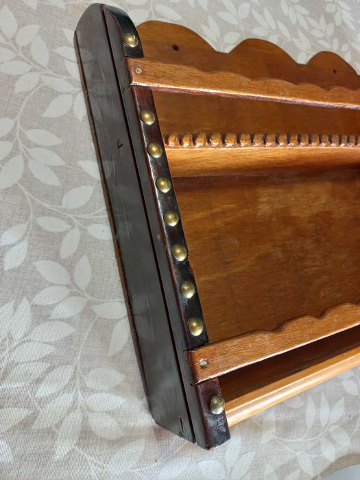 Estante em madeira para pendurar