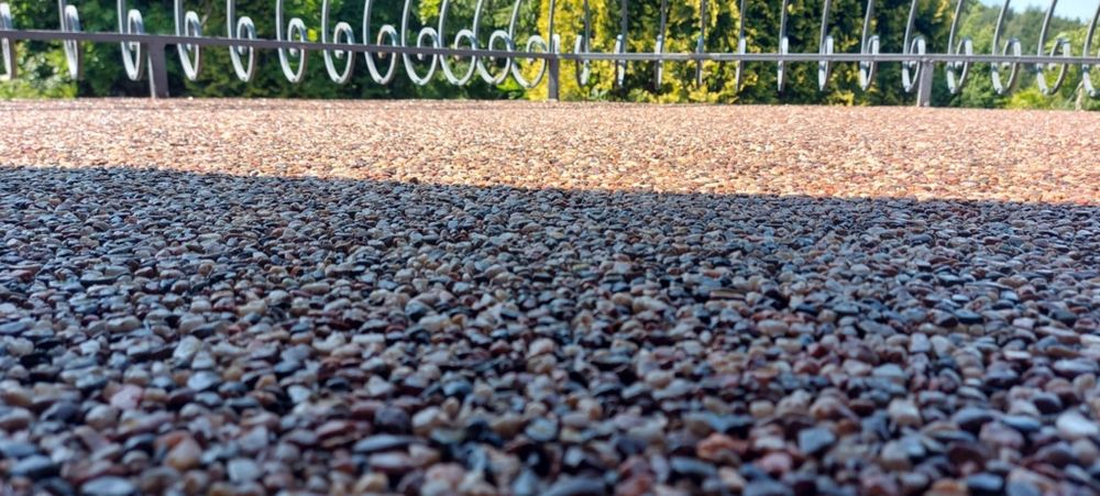 Kamienny dywan układanie płytek balkon taras schody