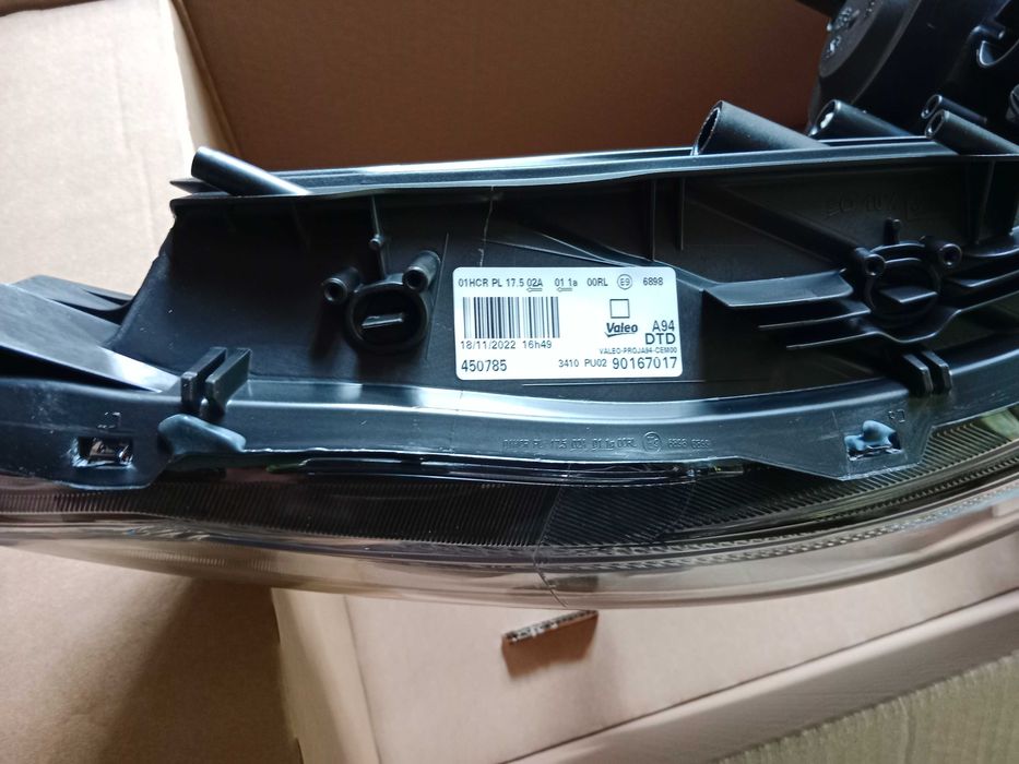 PEUGEOT 2008 LIFT lampa przednia nowy orginał LED