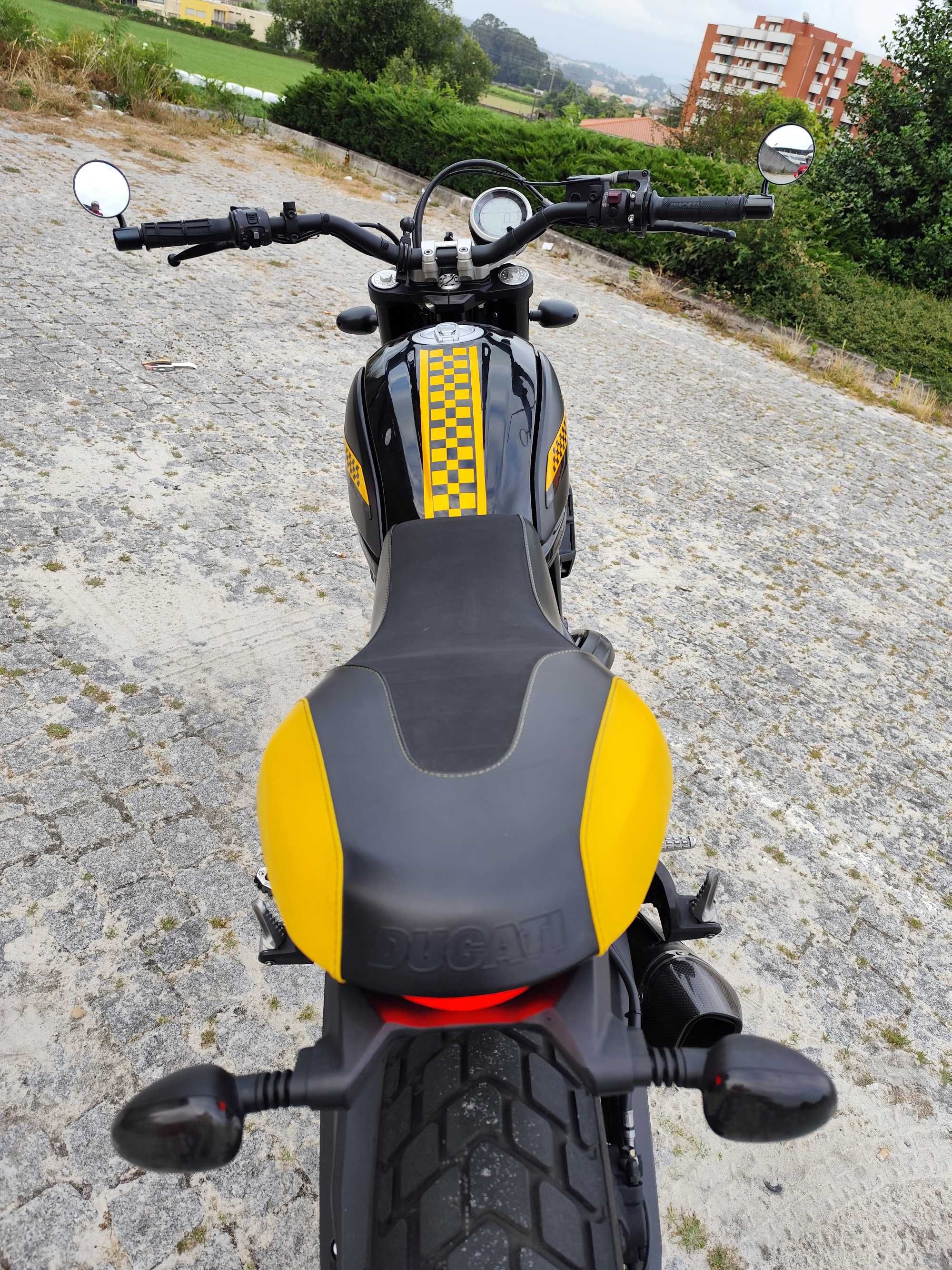 Ducati Scrambler 800 Full Trotthle