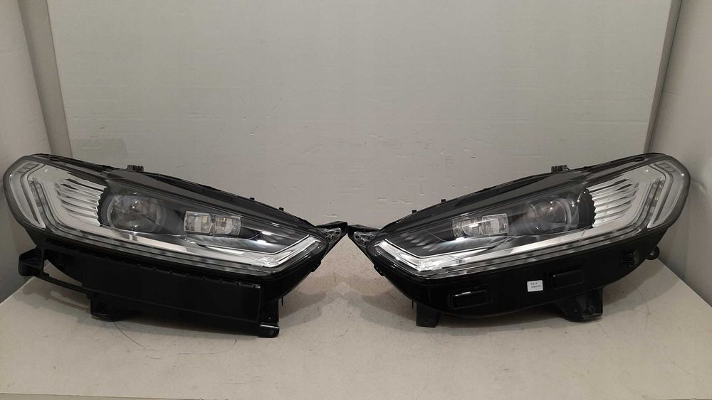 Фари передні задні Ford Focus Fiesta C-Max S-Max Разборка запчастини