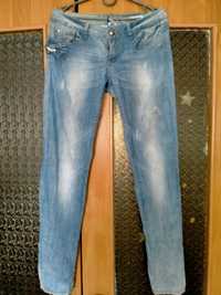 Женские лёгкие джинсы