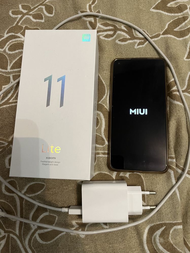 XIAOMI 11 Lite 6GB RAM 128GB ROM stan idealny