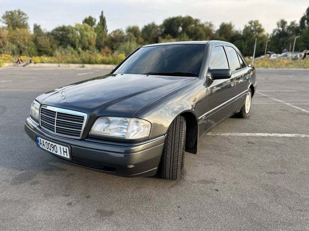 Mercedes-Benz C 220 комлектація sport