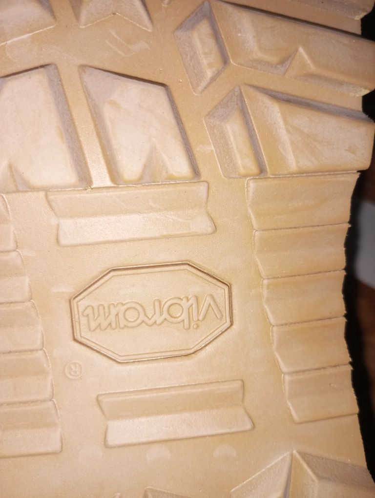 Берци нові Vibram