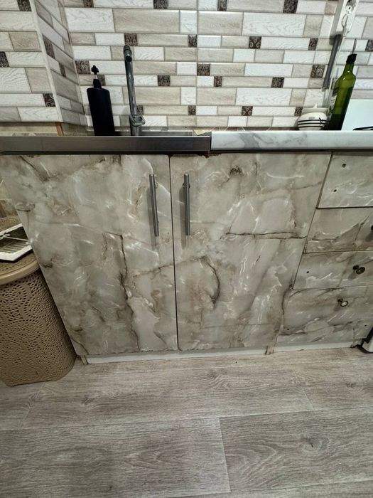 Продам срочно кухню в хорошем состоянии 210см. Только самовывоз. Торг