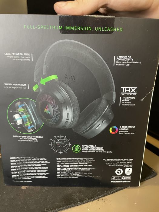 Нушники Razer Kraken V4 RGB