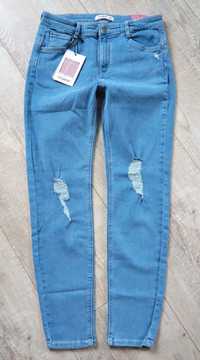 Pull&Bear_jeansy podnoszące pośladki_rozmiar 40