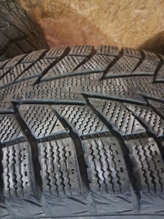 Продам зимні шини Hankook winter Cept IZ2