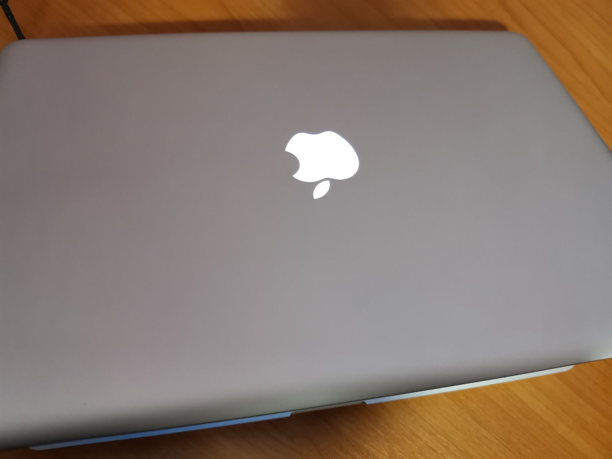 Macbook pro 16 / 512 core i7 15' дюймів 2011 silver a1286