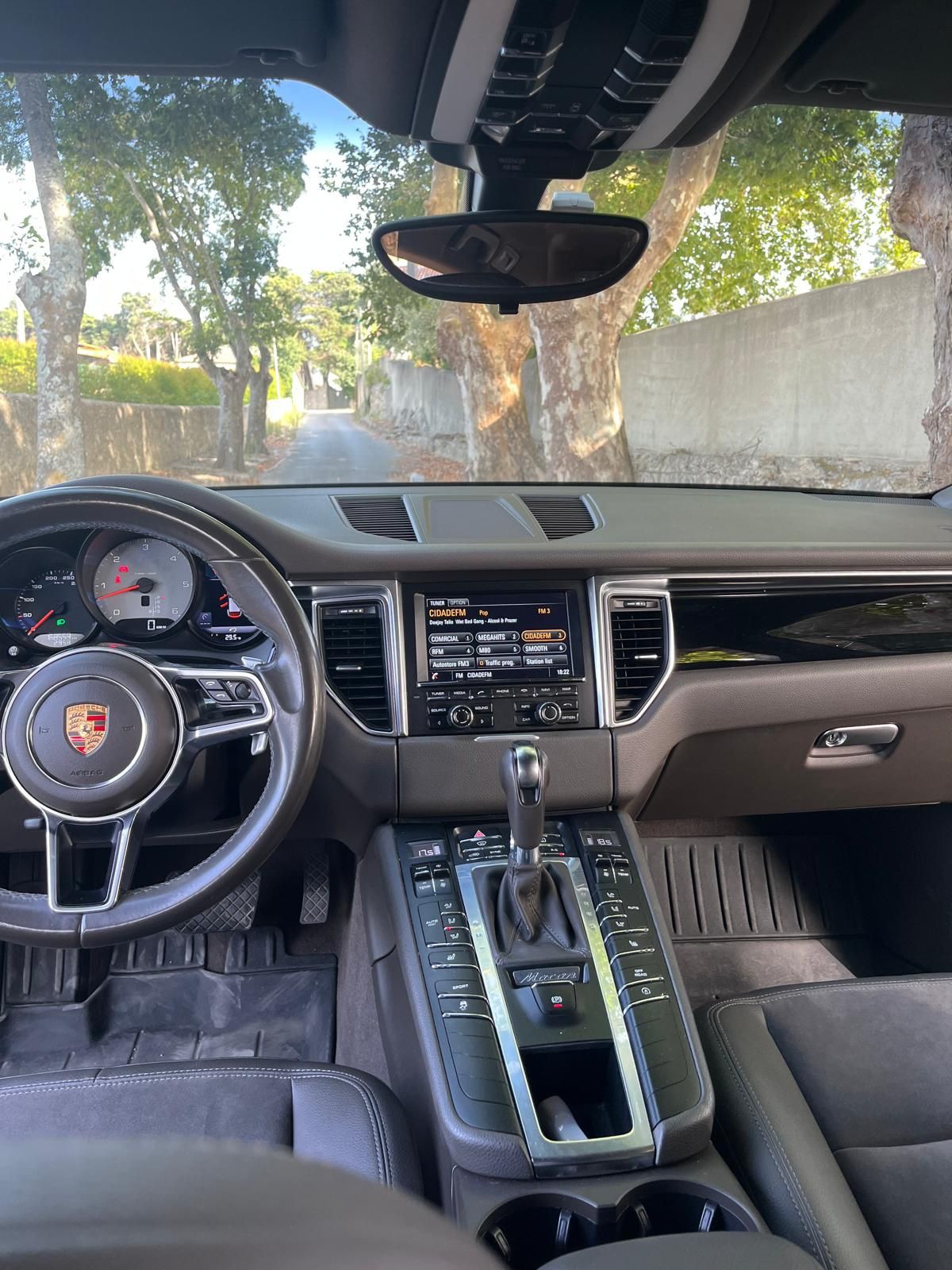 Porsche Macan S – Dark Blue Metallic, Agate Grey Leather & Alcantara