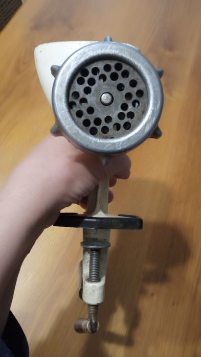 М'ясорубка подрібнювач  ручна механічна емалірована ГОСТ