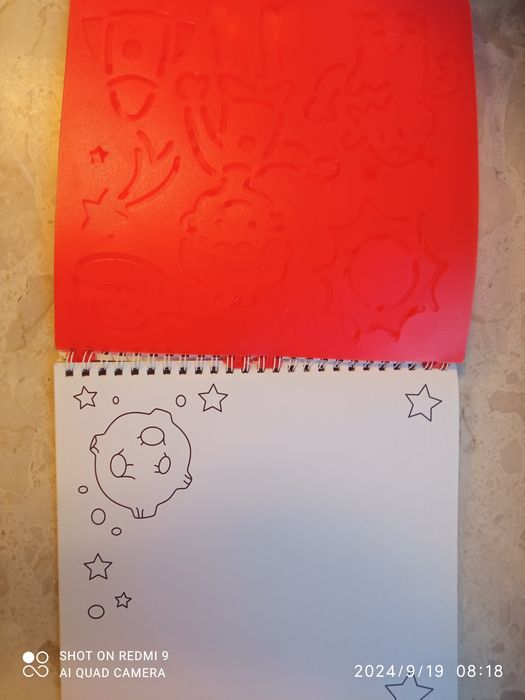 Książka z szablonami super bohaterowie  ponad 30 wzorów