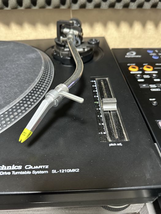 Technics SL 1200 MK2