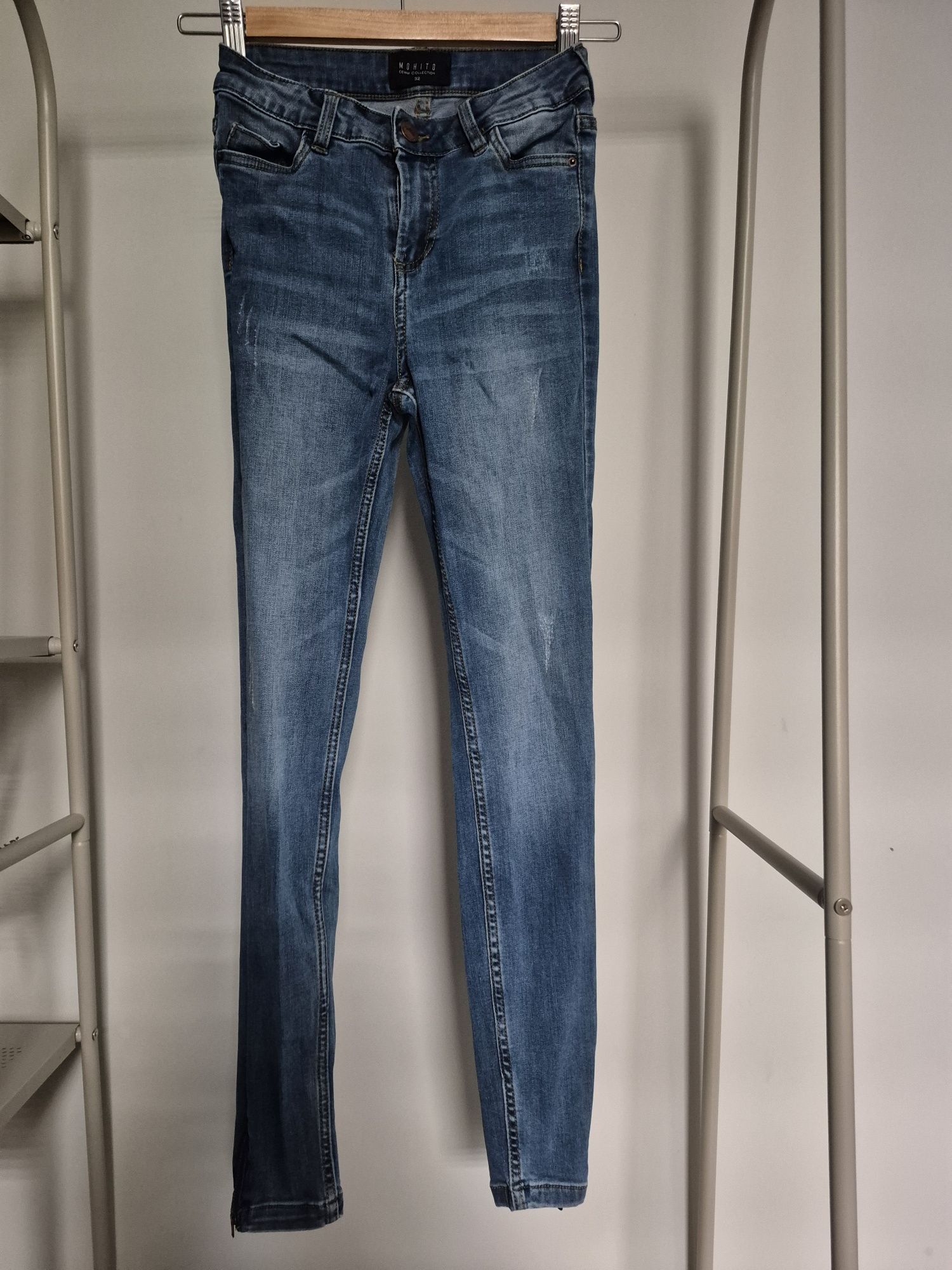 Niebieskie jeansy rurki skinny z wysokim stanem mohito XXS 32