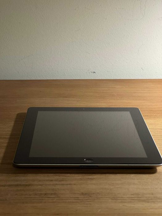 iPad (3ª Geração) Wi-Fi + Cellular 16 Gb + Capa
