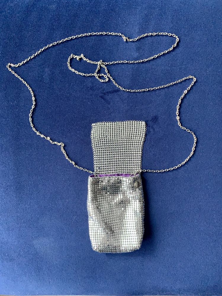 biżuteryjna mini torebka z metalu z aksamitem - nowa