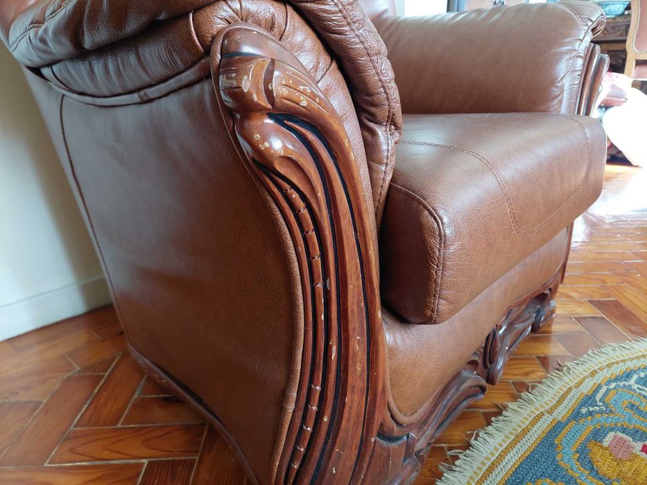 Sofá de Pele 3 lugares + 2 poltronas