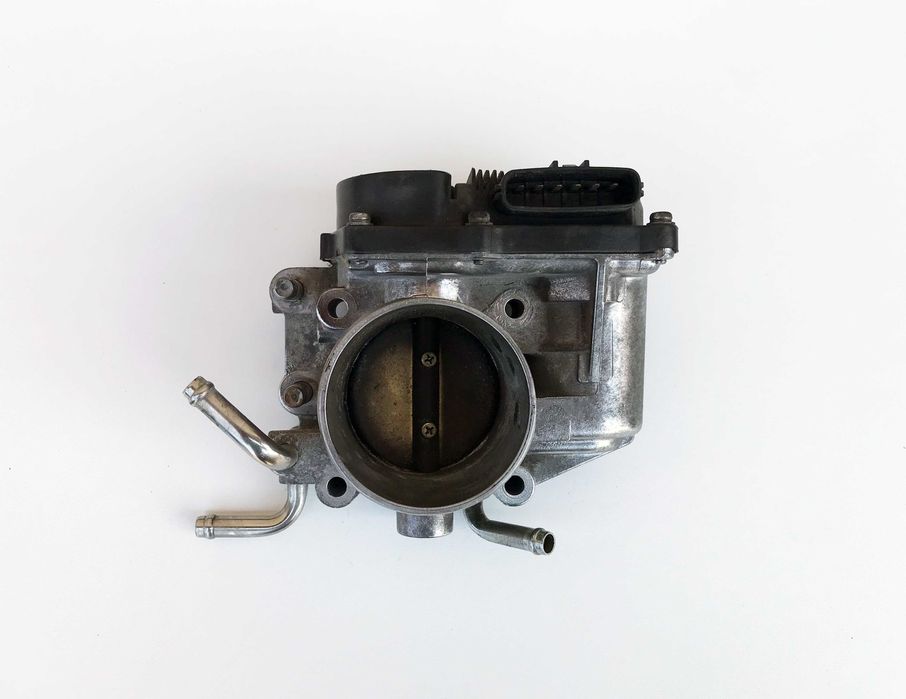 Дросельна заслонка Toyota Avensis T22. RAV4 - 2.0 (1AZ-FSE)