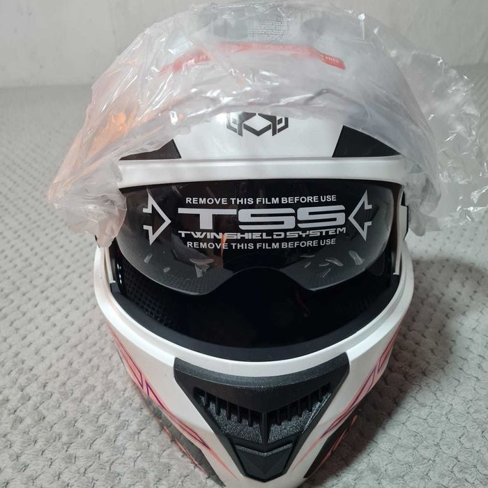 Capacete de motocicleta com tampa flip tamanho único (51-62)  novo