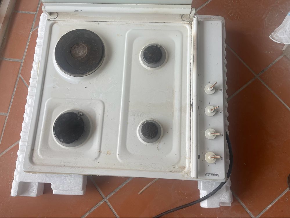 Placa de fogão SMEG eletrica e gás branca