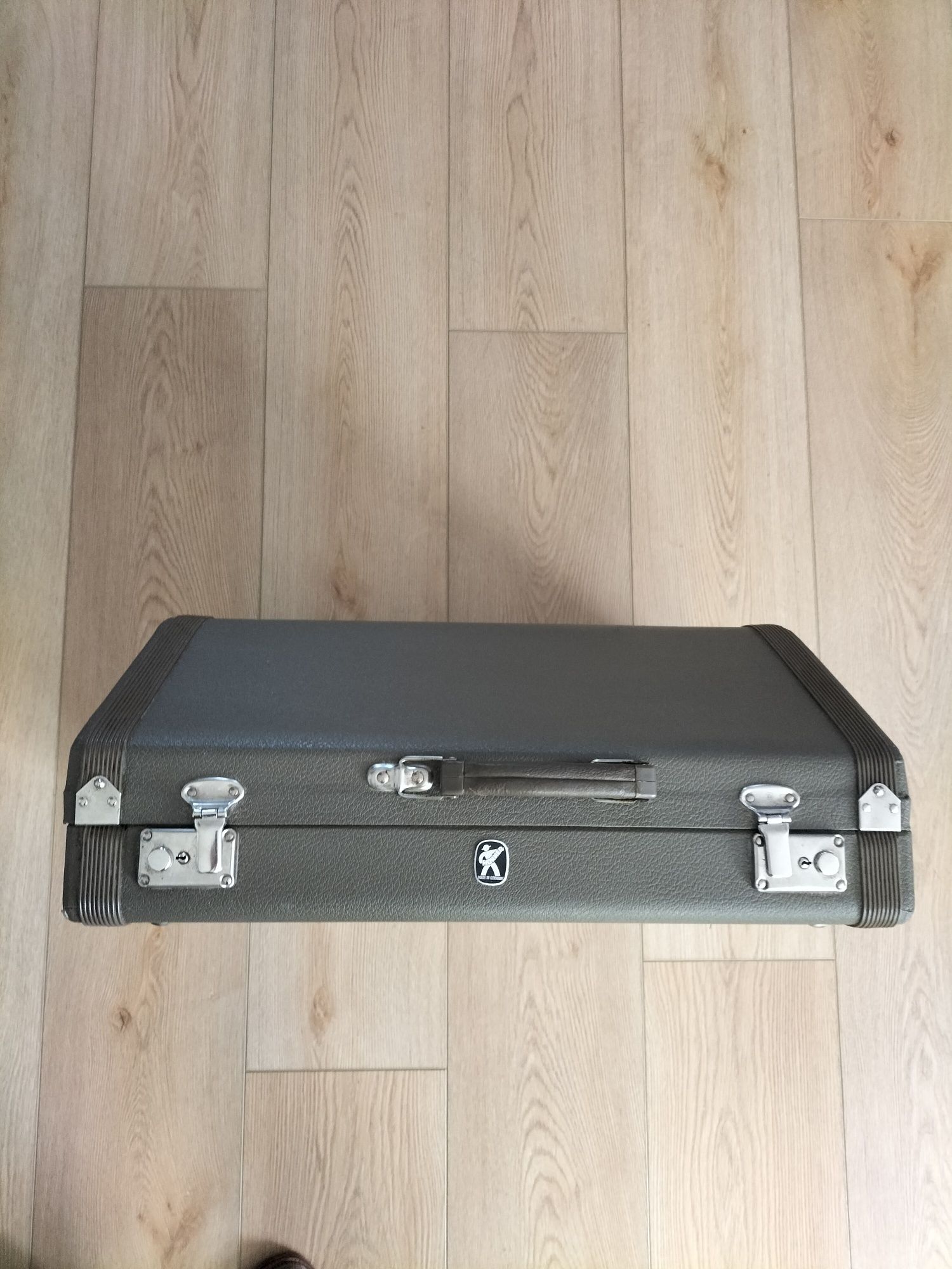 Akordeon HOHNER ATLANTIC IV N De Luxe  120 basow,4 chóry ,stan IDEALNY