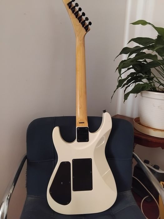 Vendo guitarra elétrica Jackson DK2M Dinky Snow White de 2007