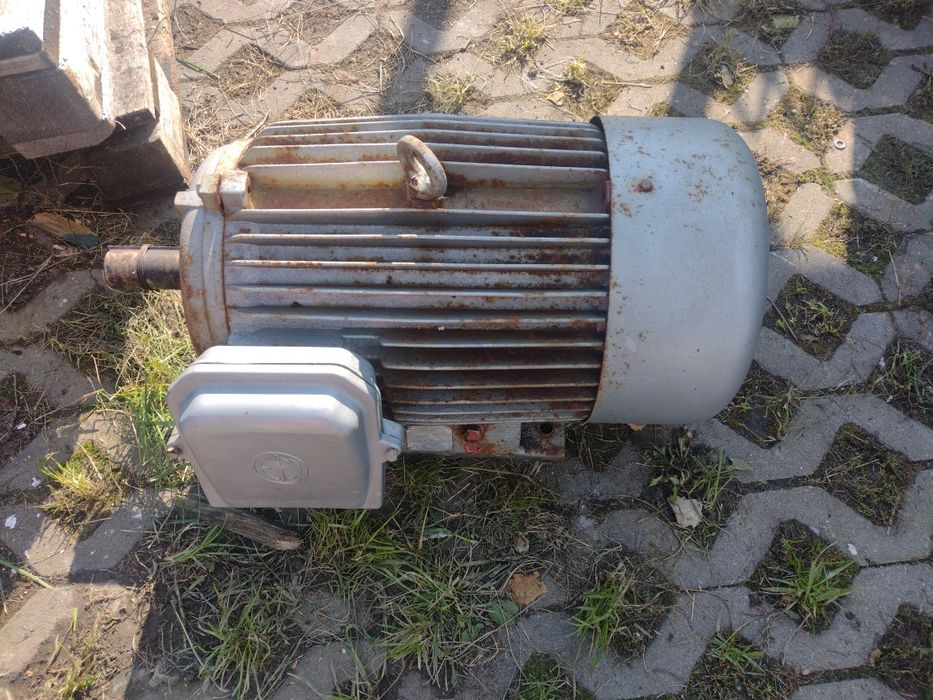 Silnik 15 kw 1460 leżak