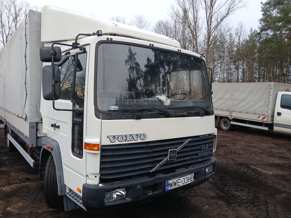 Volvo FL611 plandeka winda