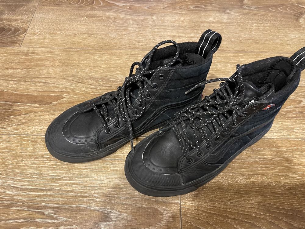 Buty wysokie trzewiki chłopięce Vans rozmiar 40