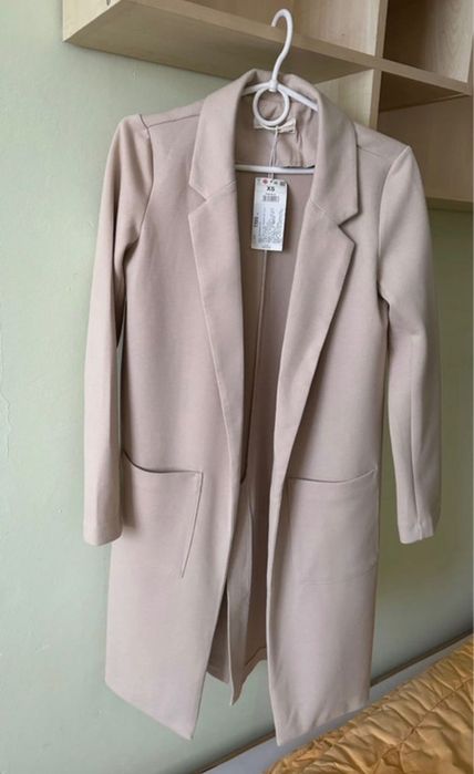 Płaszcz damski beżowy