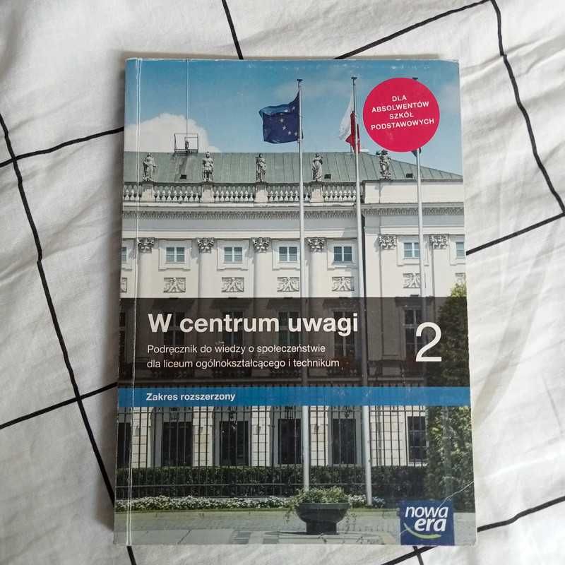 "W centrum uwagi 2" zakres rozszerzony - podręcznik do WOSu