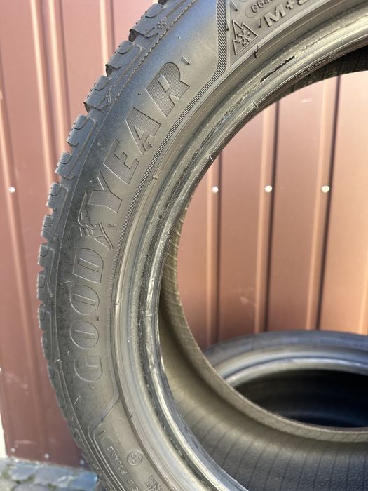 Колеса шини зима 4 шт 2021 рік 205/50 R17 GOODYEAR зима