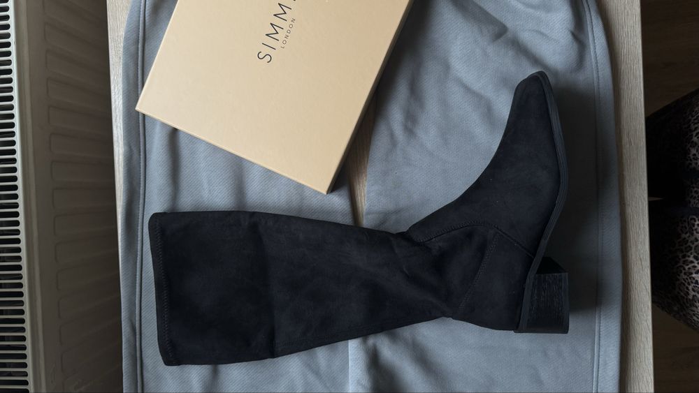 Simmi Lindon - Жіночі чоботи - замш/нові/37 розмір