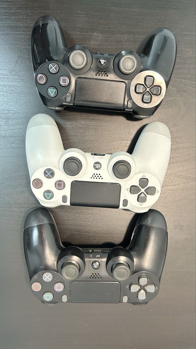 Playstation 4 + comandos + jogos