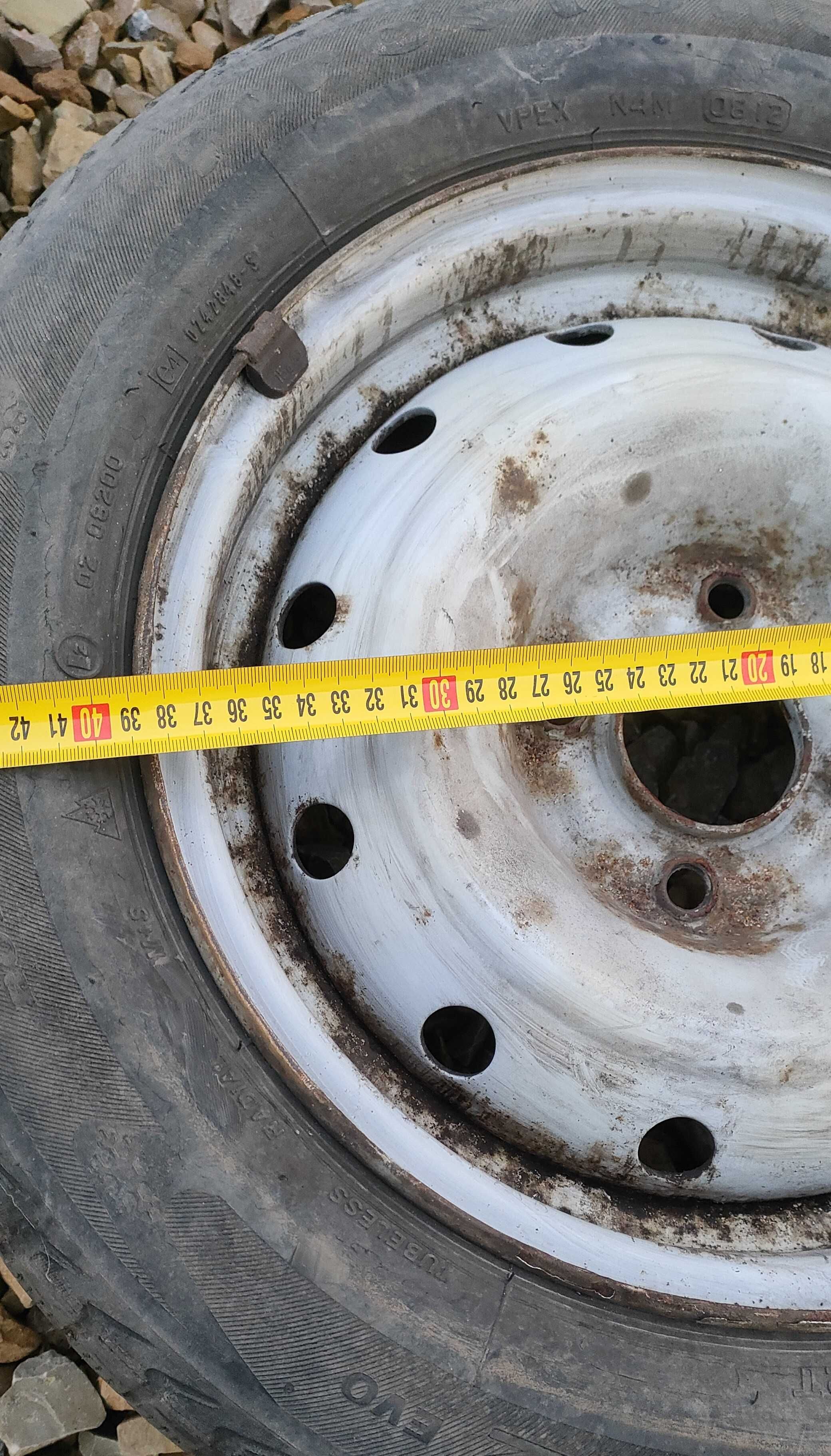 Komplet felg 4x108 r14 + kołpaki Peugoet