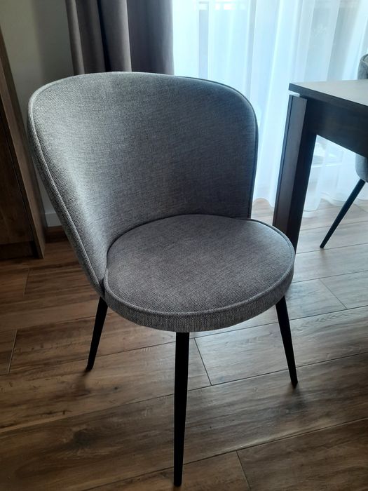 Zestaw krzeseł + stół