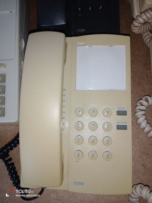 Telefones antigos para decoração ou colecionadores. 10€ cada um.