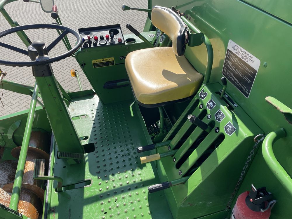 Комбайн John Deere 942