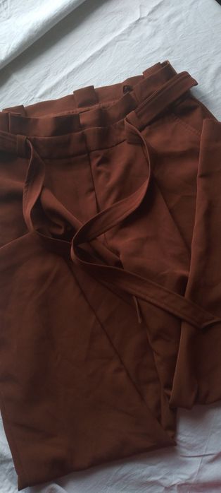 Коричневі брюки з поясом, new look