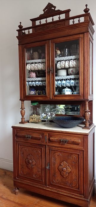 Louceiro antigo de madeira