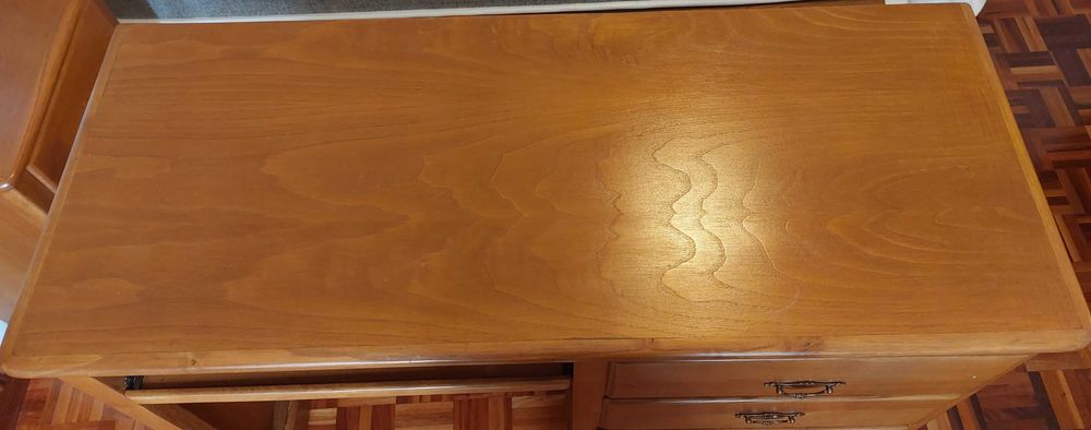 Secretária de Madeira Maciça